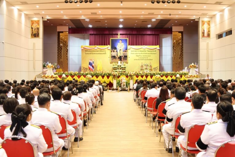 มทร.รัตนโกสินทร์ จัดพิธีรับสนองพระบรมราชโองการ โปรดเกล้าโปรดกระหม่อม แต่งตั้งอธิการบดี มทร.รัตนโกสินทร์ อย่างสมพระเกียรติและสง่างาม