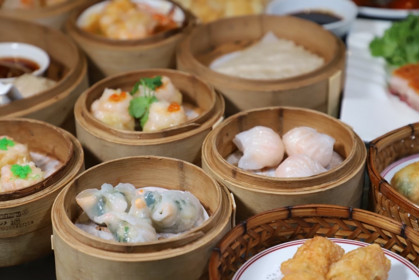 บุฟเฟ่ต์ติ่มซำ มื้อเย็น ณ ห้องอาหารจีนดรากอน